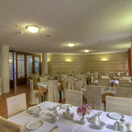 Fortezza מלון העיירה רתימנו