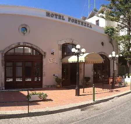 מלון Fortezza 3*